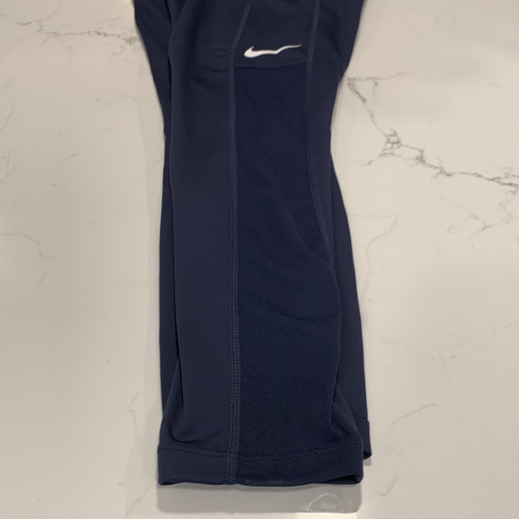 Nike Women’s Tights. - Picture 5 of 8